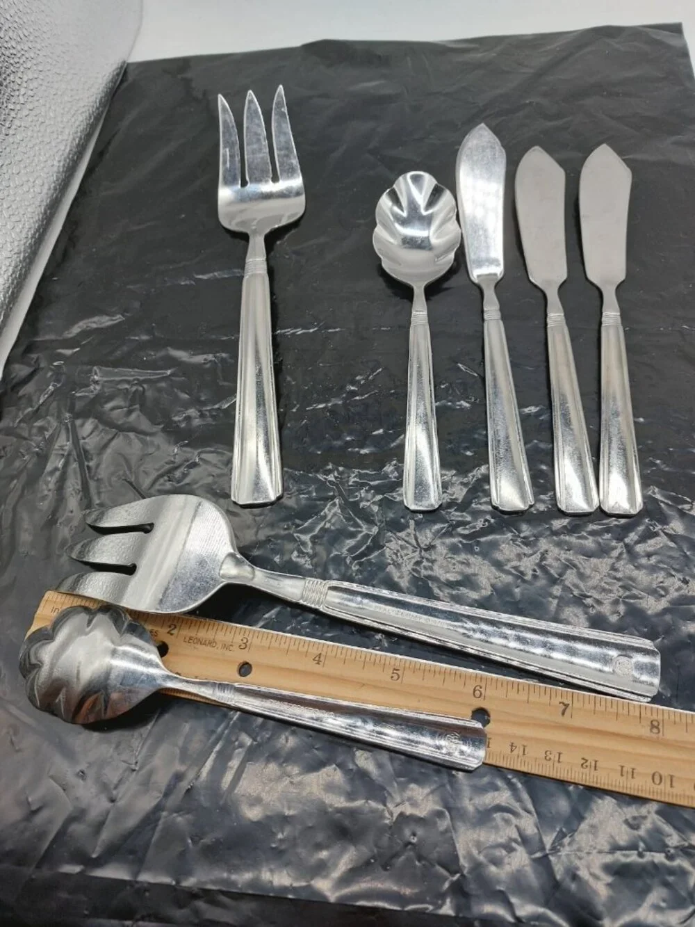 Pfaltzgraff Flatware 2 Sugar Spoons 2 Serving Forks 3 Butter Knives Lot Of 7